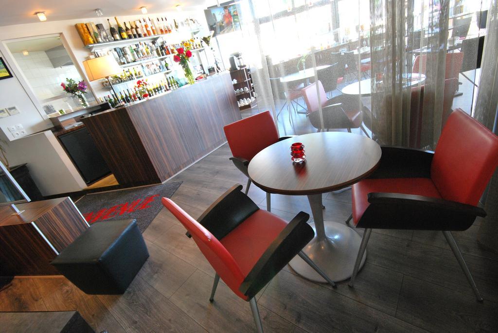 Hotel De Loire Et Restaurant Les Bateliers Trelaze Luaran gambar