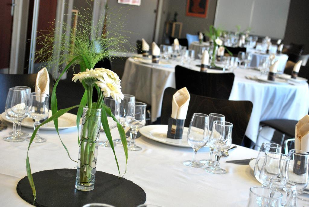 Hotel De Loire Et Restaurant Les Bateliers Trelaze Luaran gambar